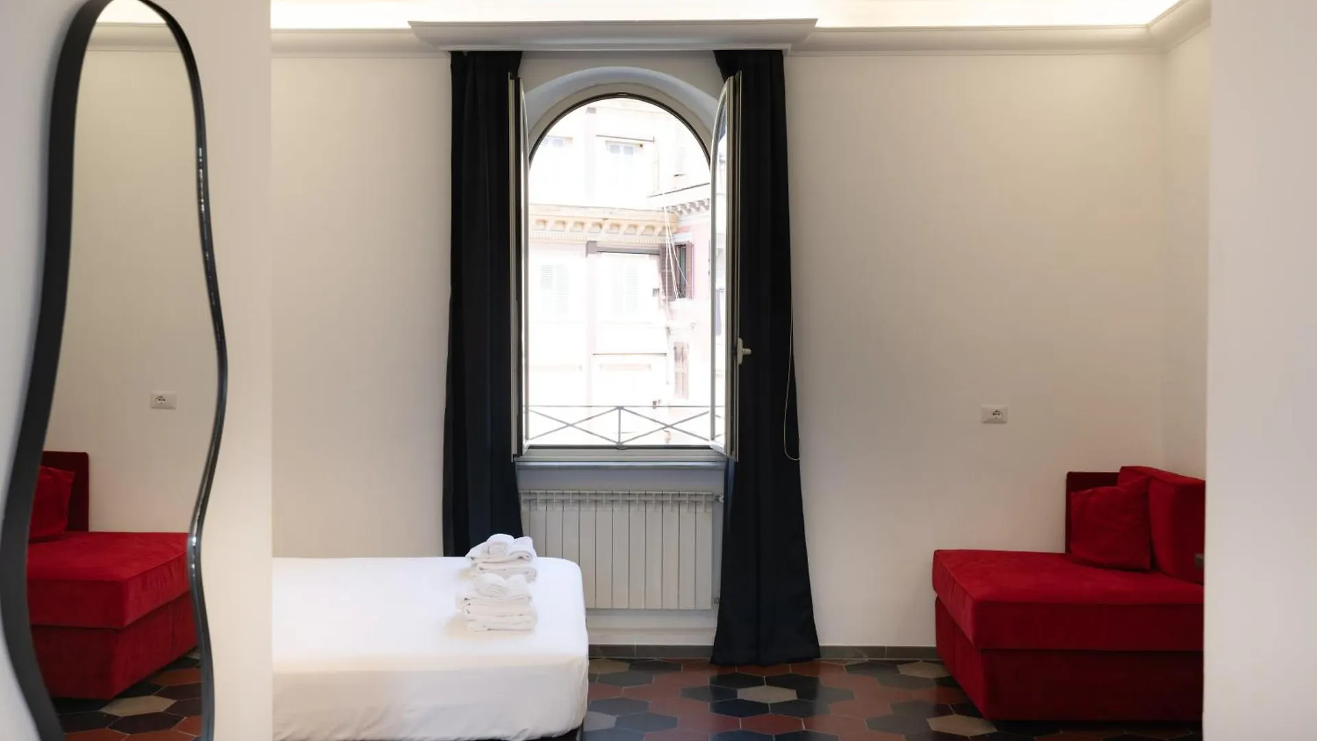 Inn Urbe Colosseo Rome 2*,  Italy
