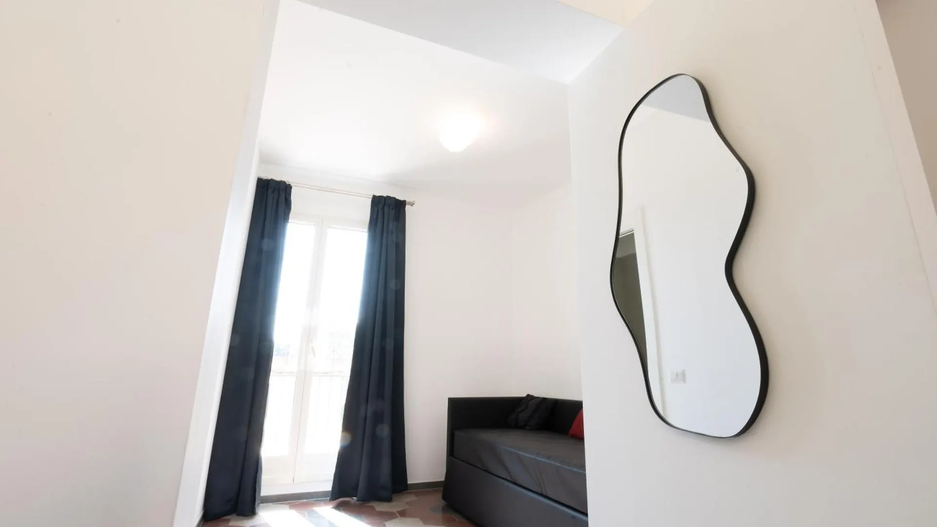 Inn Urbe Colosseo Rome 2*,